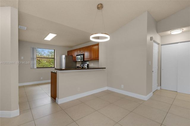 10105 W Sunrise Blvd 306, Plantation, FL 33322