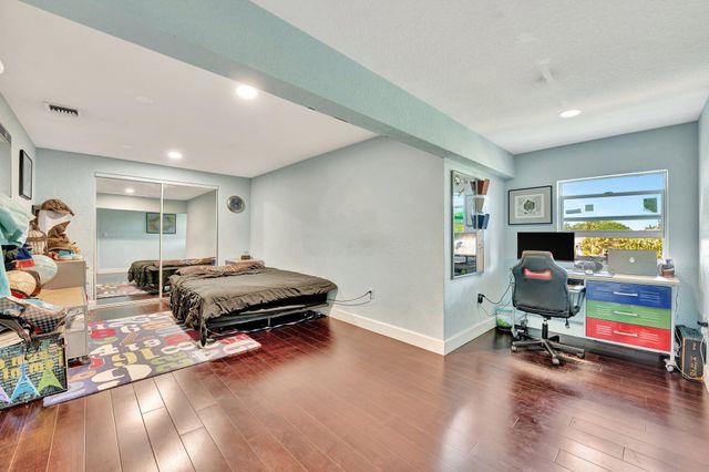 6131 NW 30th Avenue, Boca Raton, FL 33496