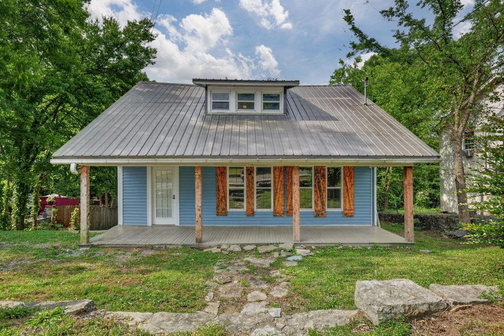 408 Washington St, W, Fayetteville, TN 37334