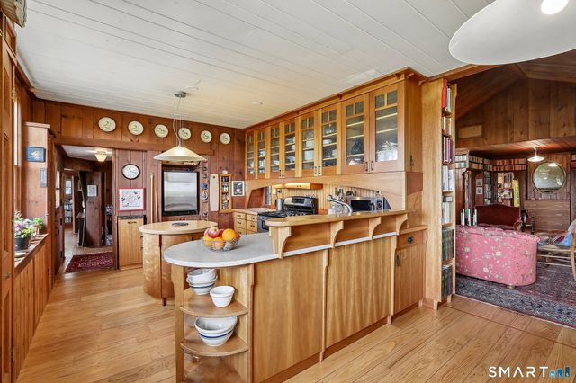 34 Black Snake Lane, Bridgewater, CT 06752