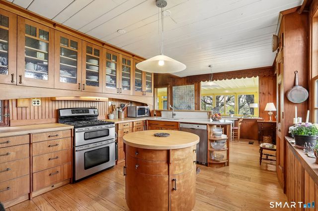 34 Black Snake Lane, Bridgewater, CT 06752