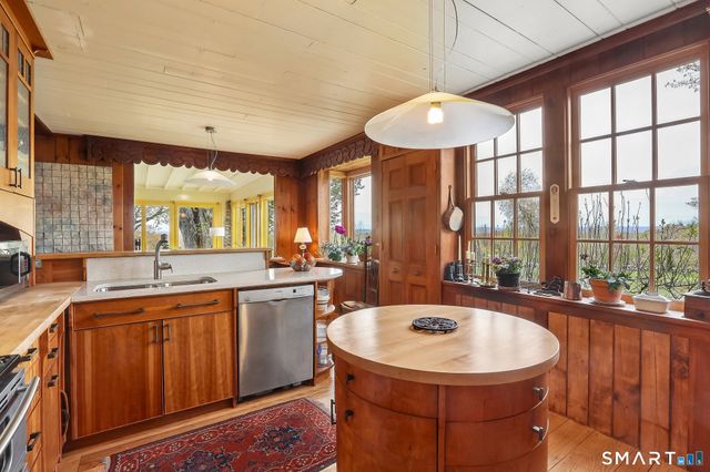 34 Black Snake Lane, Bridgewater, CT 06752