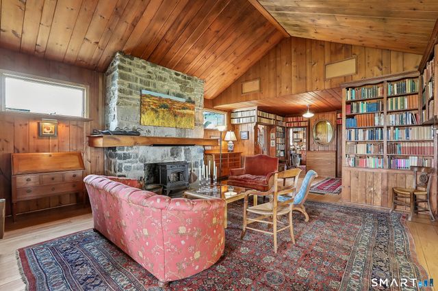 34 Black Snake Lane, Bridgewater, CT 06752