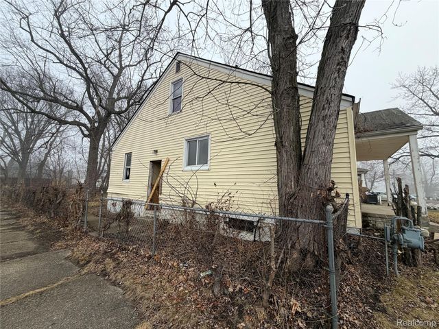 12705 Flanders Street, Detroit, MI 48205