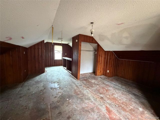 12705 Flanders Street, Detroit, MI 48205