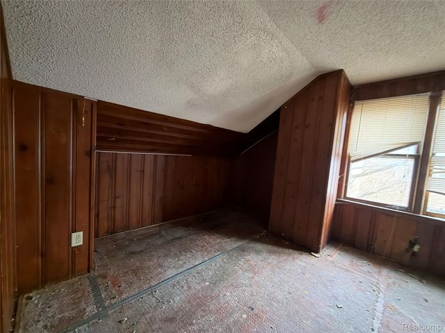 12705 Flanders Street, Detroit, MI 48205