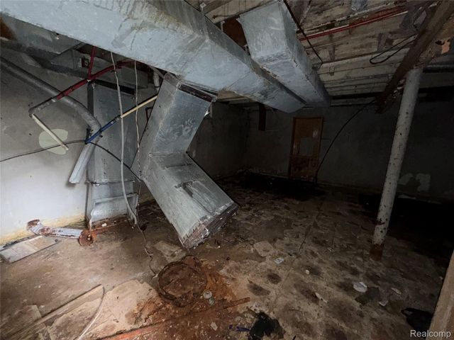 12705 Flanders Street, Detroit, MI 48205