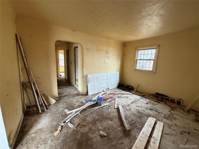 12705 Flanders Street, Detroit, MI 48205