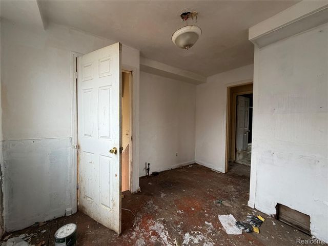 12705 Flanders Street, Detroit, MI 48205