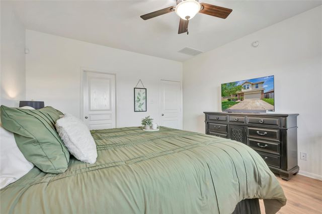 3012 Cambridge Meadows Lane, Dickinson, TX 77539