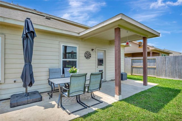 3012 Cambridge Meadows Lane, Dickinson, TX 77539