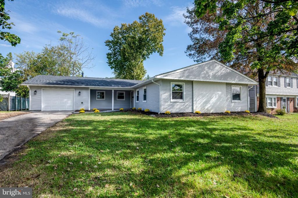 64 TWISTING LN, WILLINGBORO, NJ 08046 — photo 2
