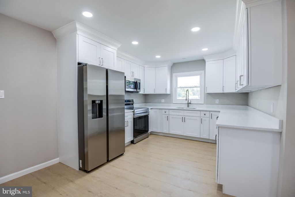 64 TWISTING LN, WILLINGBORO, NJ 08046 — photo 5