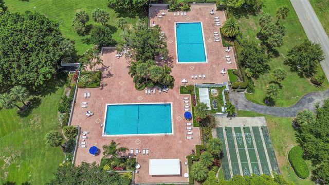 555 Oaks Lane 311, Pompano Beach, FL 33069