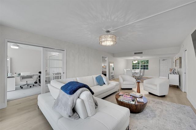 555 Oaks Lane 311, Pompano Beach, FL 33069