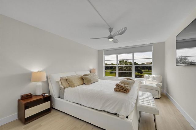 555 Oaks Lane 311, Pompano Beach, FL 33069