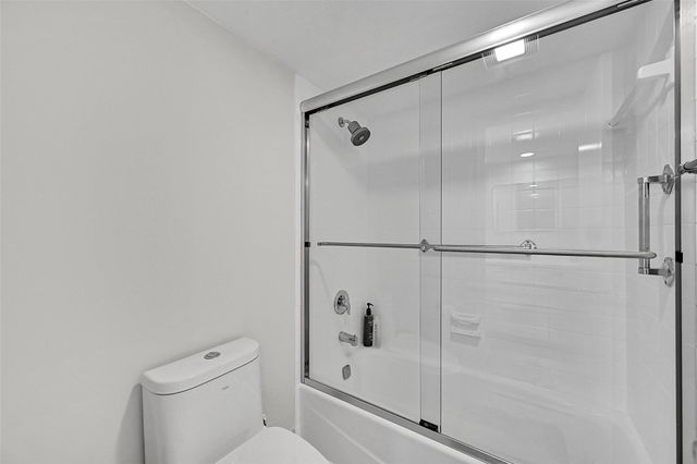 555 Oaks Lane 311, Pompano Beach, FL 33069