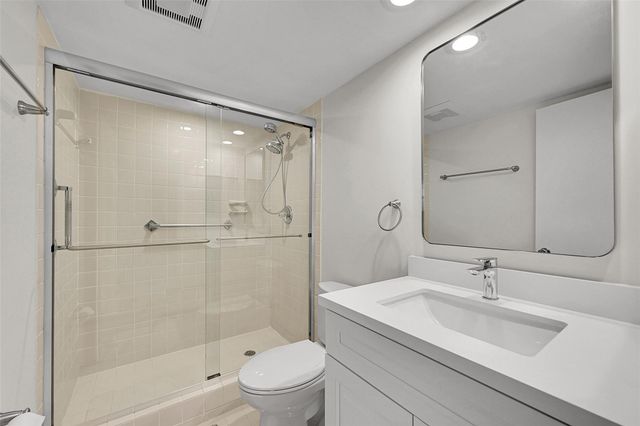 555 Oaks Lane 311, Pompano Beach, FL 33069