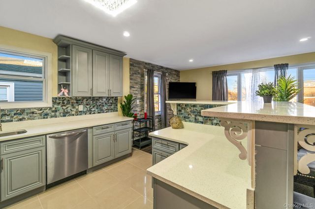14330 185th Street, Springfield Gardens, NY 11413