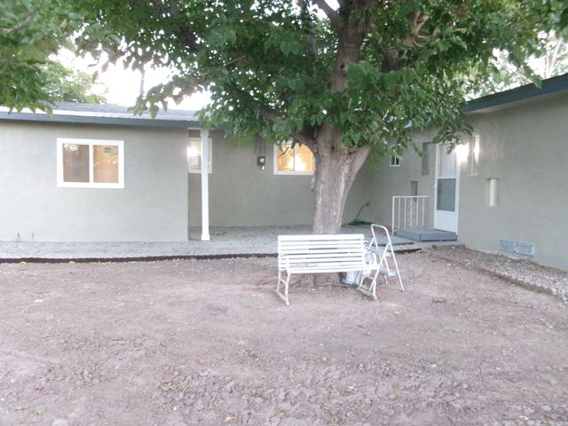 4011 Broadview Place NW, Albuquerque, NM 87107