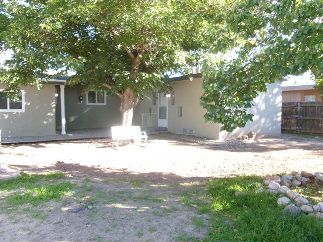 4011 Broadview Place NW, Albuquerque, NM 87107