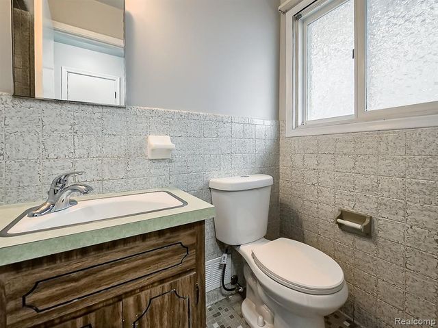 25748 Curie Avenue, Warren, MI 48091