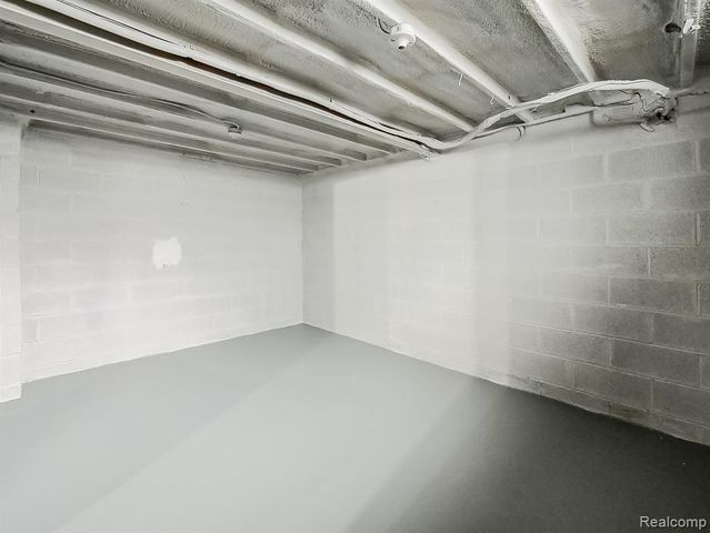 25748 Curie Avenue, Warren, MI 48091