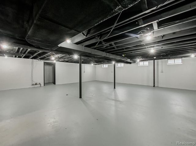 25748 Curie Avenue, Warren, MI 48091