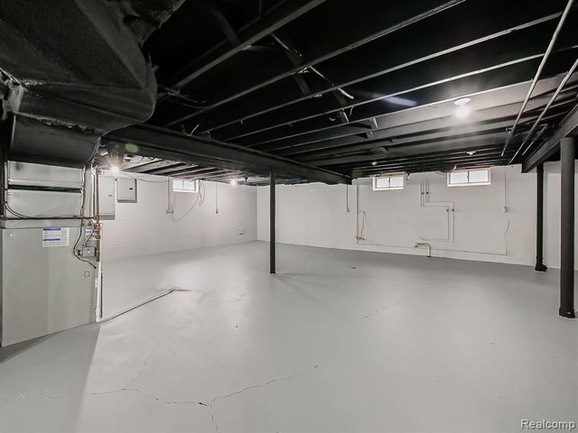 25748 Curie Avenue, Warren, MI 48091