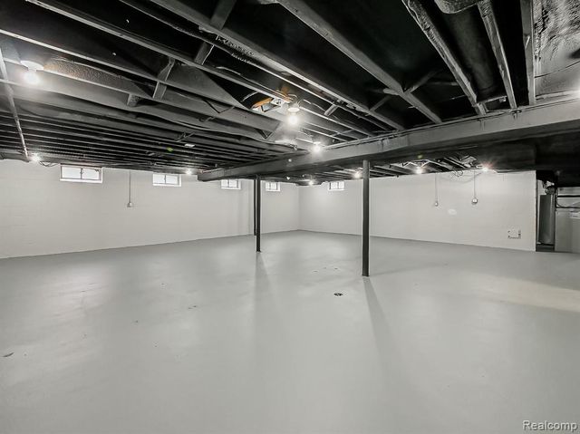 25748 Curie Avenue, Warren, MI 48091