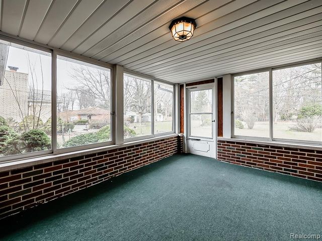 25748 Curie Avenue, Warren, MI 48091