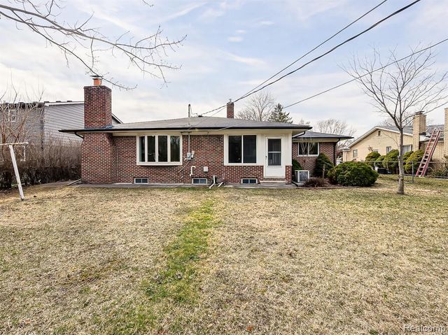 25748 Curie Avenue, Warren, MI 48091