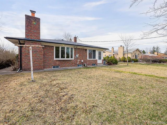 25748 Curie Avenue, Warren, MI 48091
