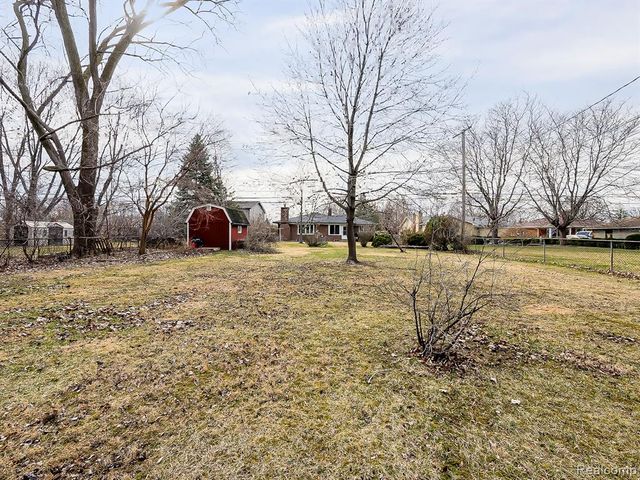 25748 Curie Avenue, Warren, MI 48091