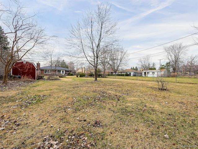 25748 Curie Avenue, Warren, MI 48091