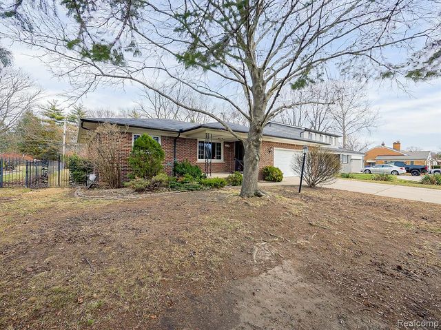 25748 Curie Avenue, Warren, MI 48091