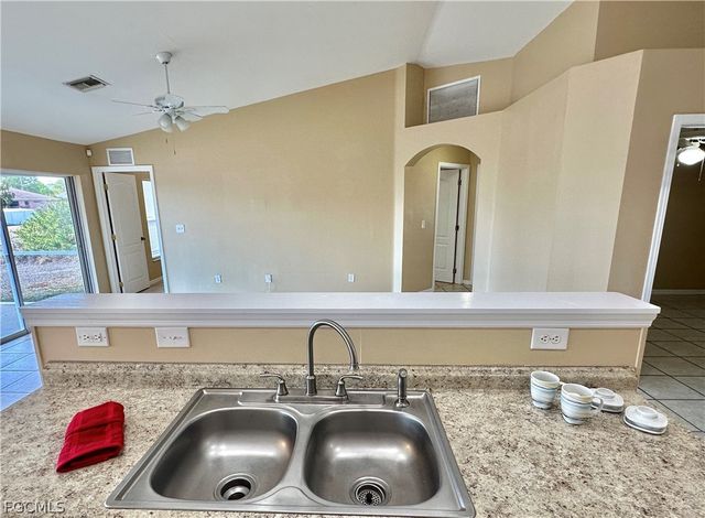 2015 Xelda AVE N, Lehigh Acres, FL 33971