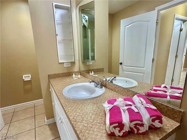 2015 Xelda AVE N, Lehigh Acres, FL 33971