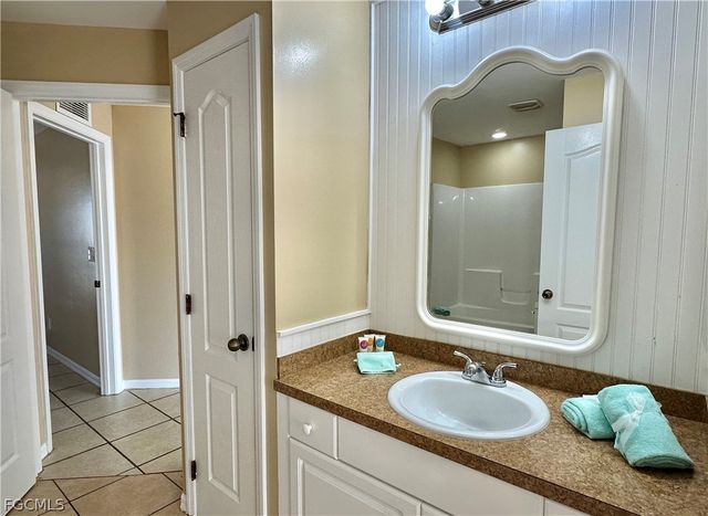 2015 Xelda AVE N, Lehigh Acres, FL 33971