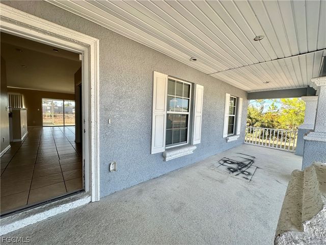 2015 Xelda AVE N, Lehigh Acres, FL 33971