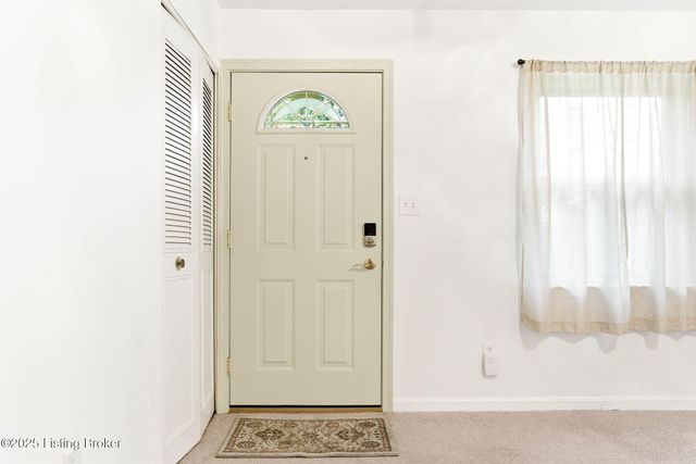 3910 Tally Ho Ct, Jeffersontown, KY 40299