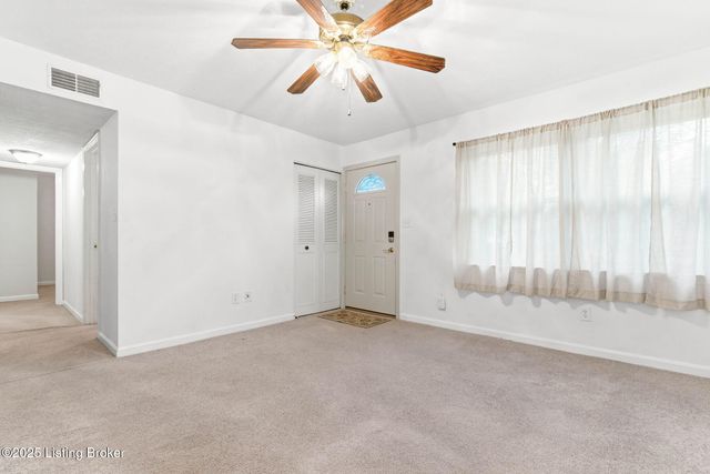 3910 Tally Ho Ct, Jeffersontown, KY 40299