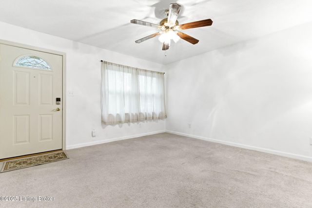 3910 Tally Ho Ct, Jeffersontown, KY 40299