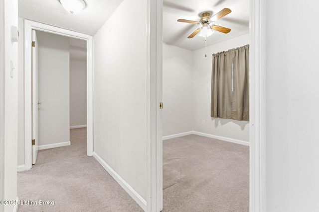 3910 Tally Ho Ct, Jeffersontown, KY 40299