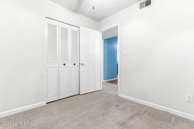 3910 Tally Ho Ct, Jeffersontown, KY 40299