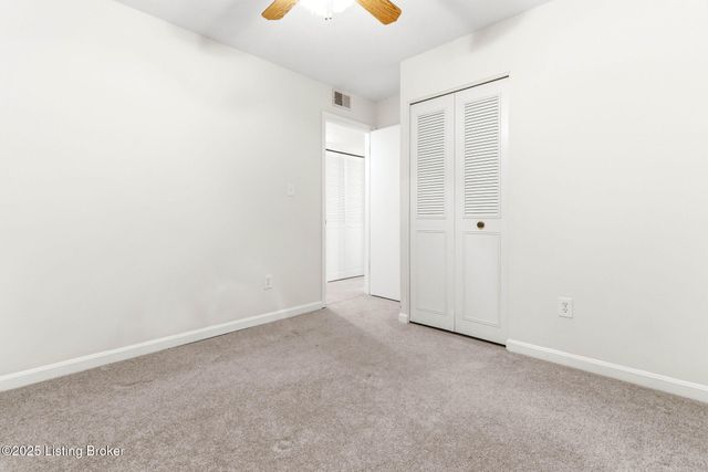 3910 Tally Ho Ct, Jeffersontown, KY 40299