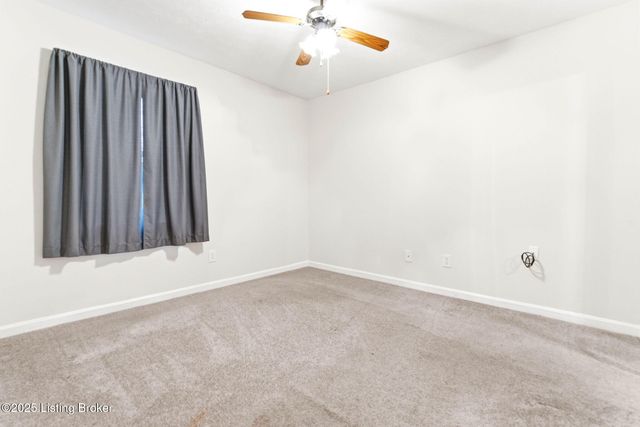 3910 Tally Ho Ct, Jeffersontown, KY 40299