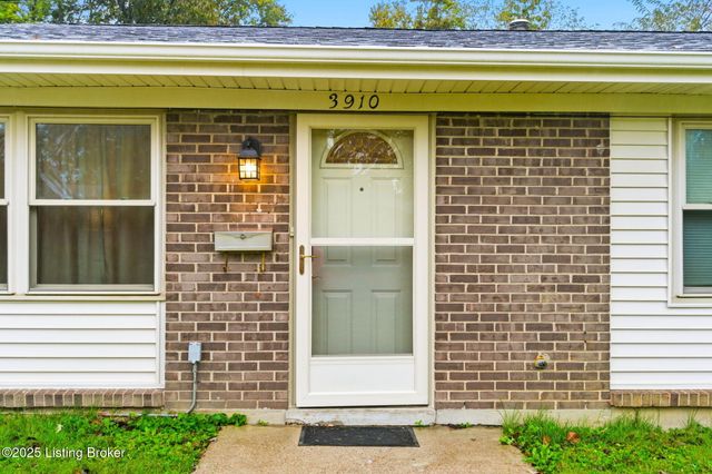 3910 Tally Ho Ct, Jeffersontown, KY 40299