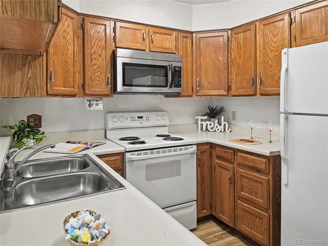 1699 S Trenton St 8, Denver, CO 80231