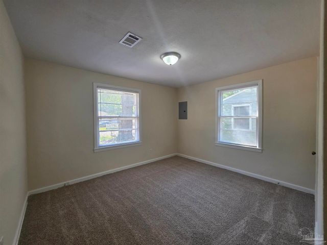 35 Kennington Dr, Pensacola, FL 32507